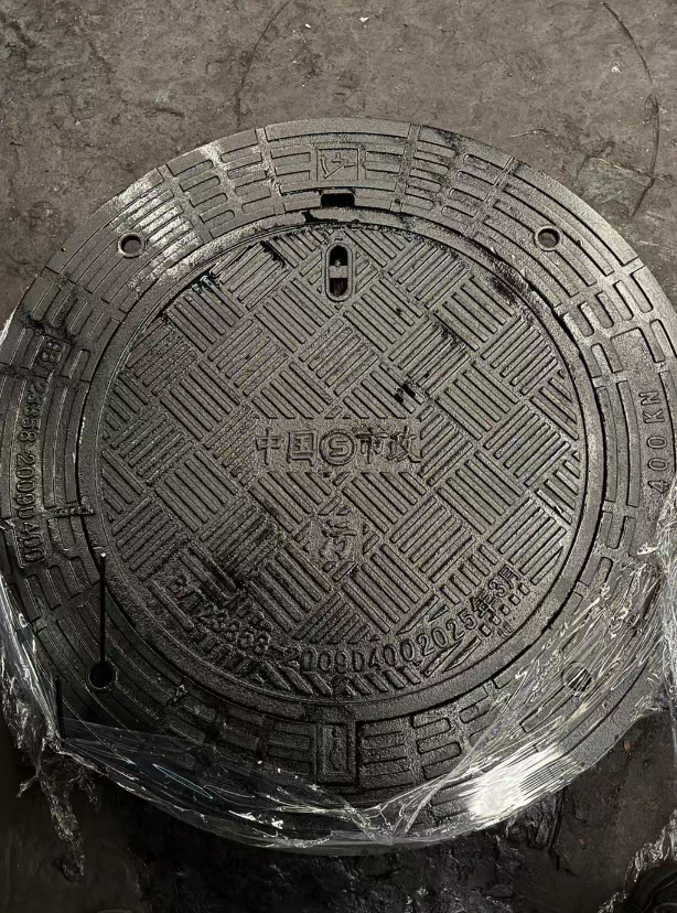 滦县球墨铸铁防沉降井盖展示